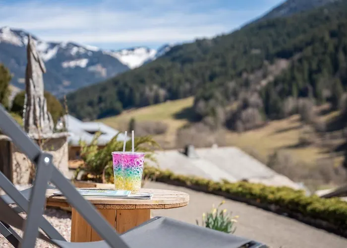 Au Chalet Le Pery, Vue Sur Le Mont De Grange